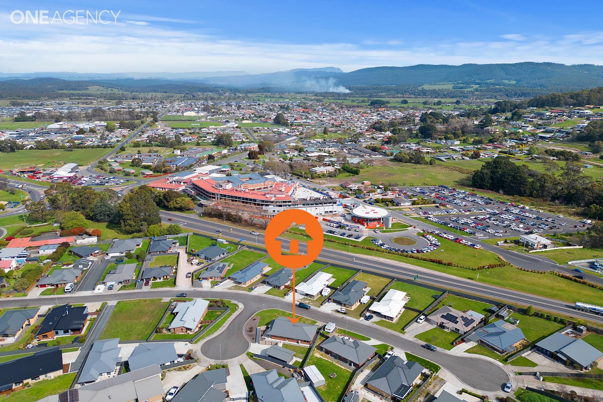 12 Spring Grove, Latrobe, Latrobe - Thumbnail 2