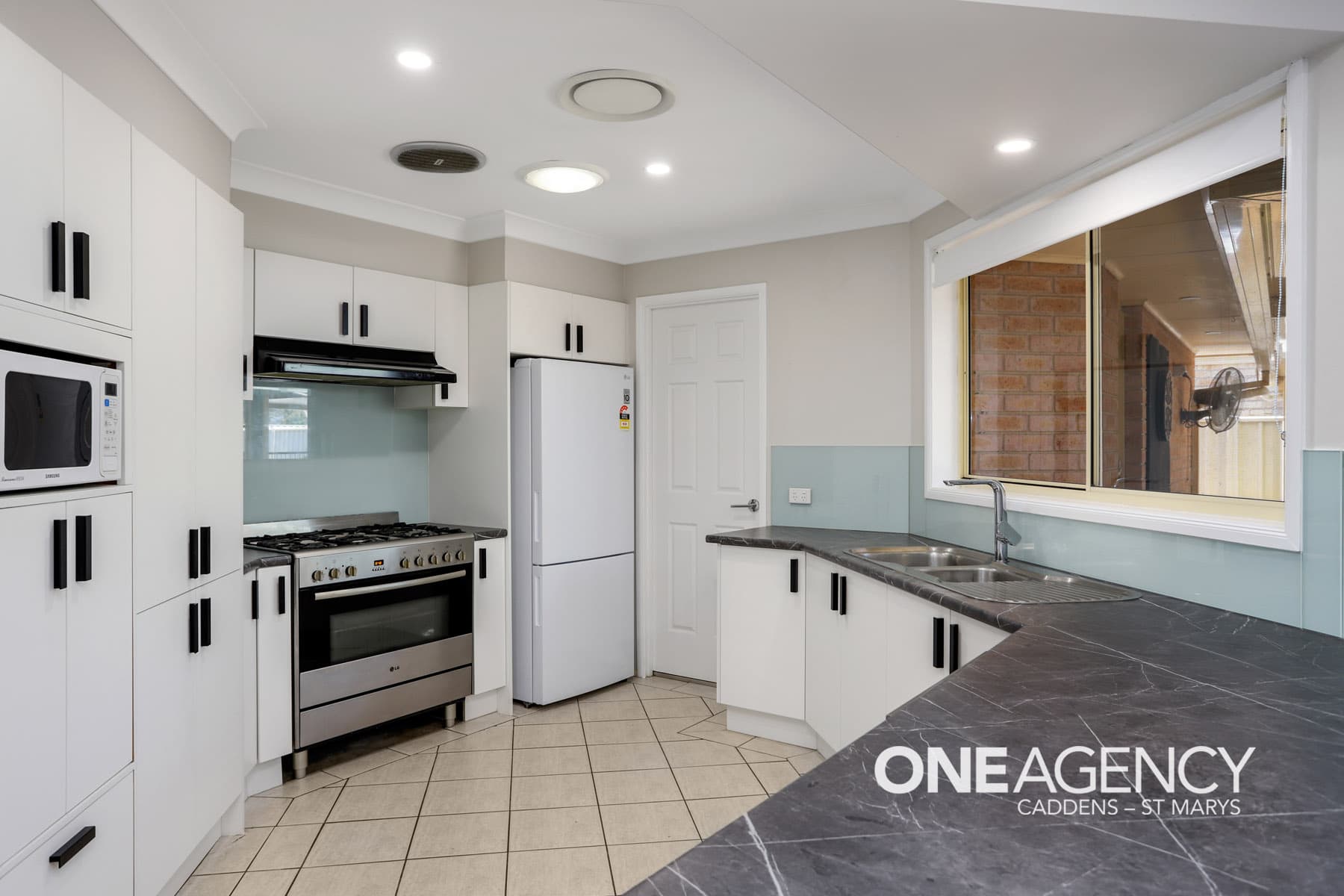12 Josquin Way, Claremont Meadows, Claremont Meadows - Thumbnail 2