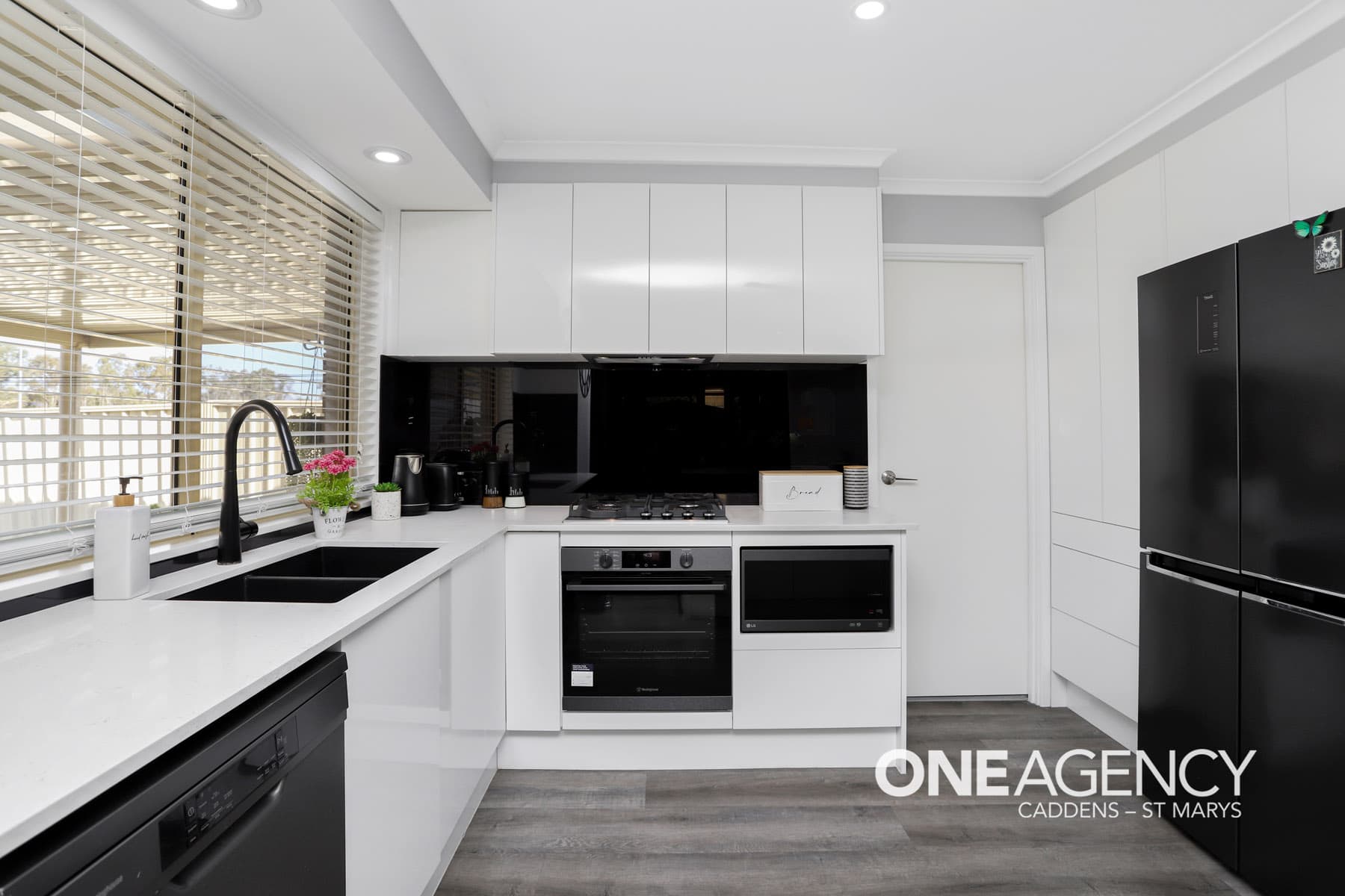 7 Geewan Place, Claremont Meadows, Claremont Meadows - Thumbnail 2