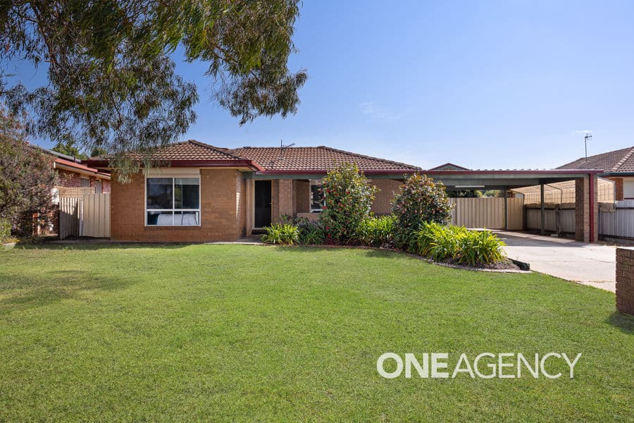 40 NARETHA Street, Glenfield Park, Glenfield Park - Image 1