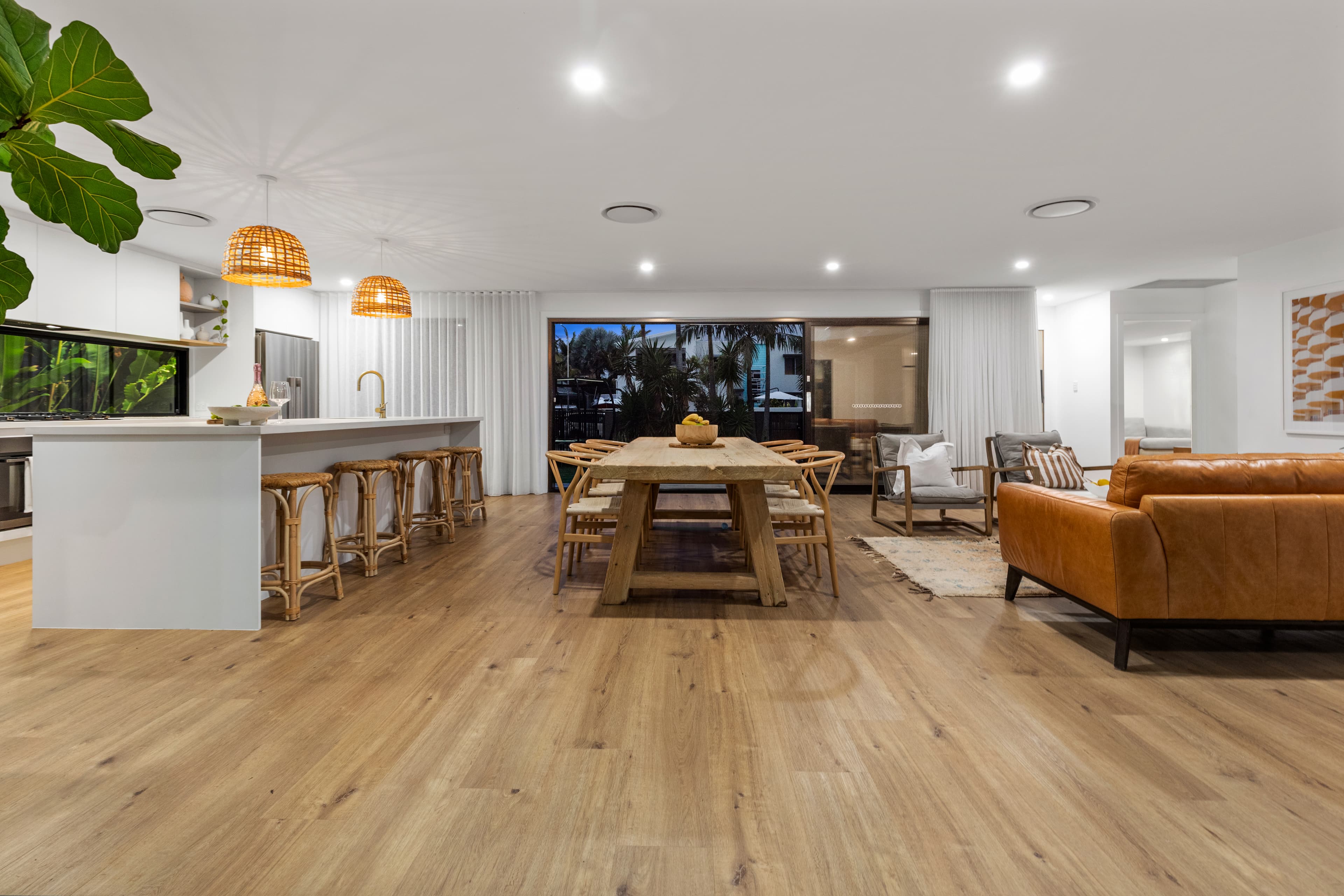 17 Razorbill Street, Burleigh Waters, Burleigh Waters - Thumbnail 2