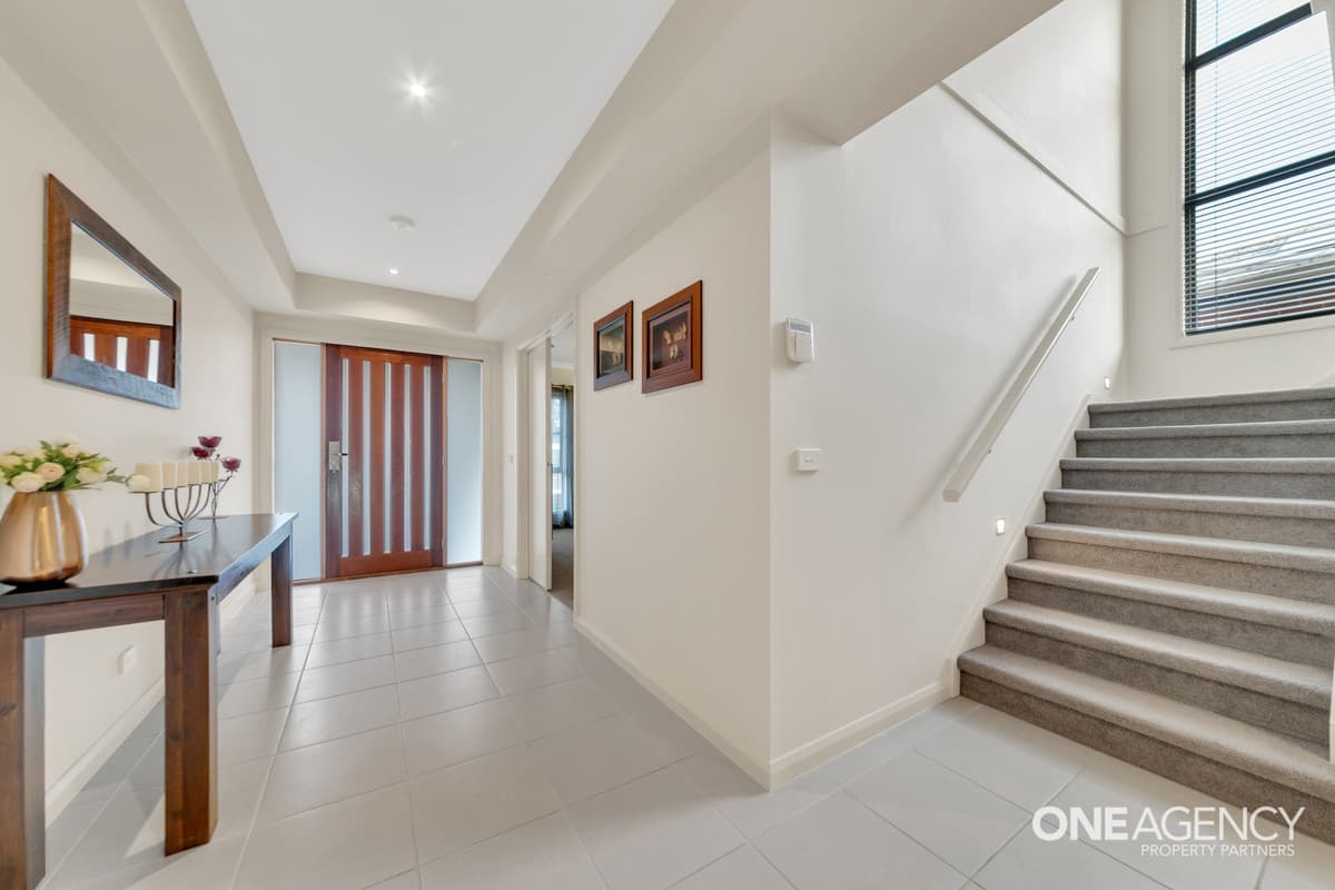 18 Sorrenberg Street, Point Cook, Point Cook - Thumbnail 3
