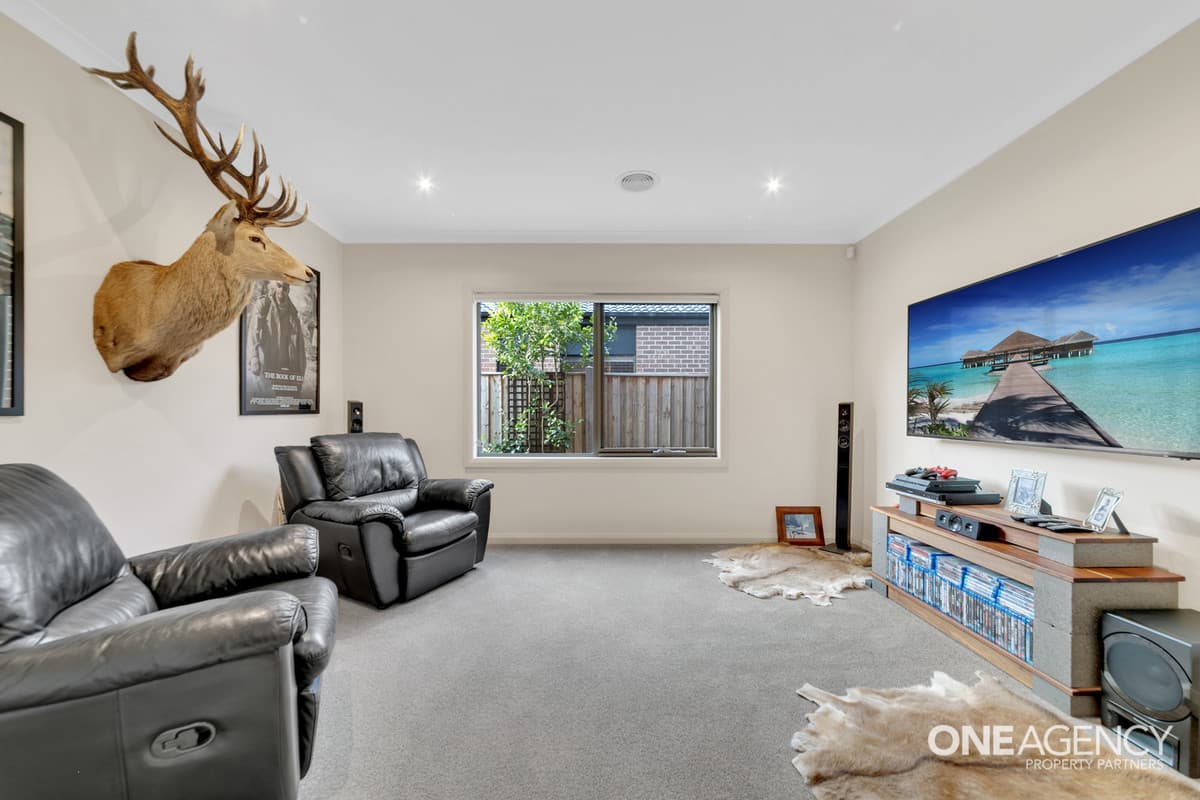 18 Sorrenberg Street, Point Cook, Point Cook - Thumbnail 6