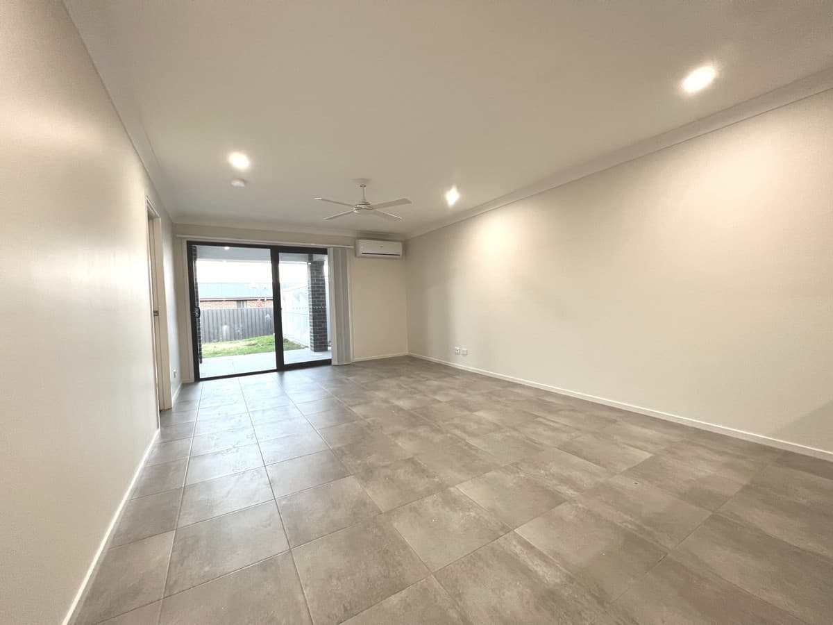 14b Bonneville Boulevard, Goulburn, Goulburn - Thumbnail 4