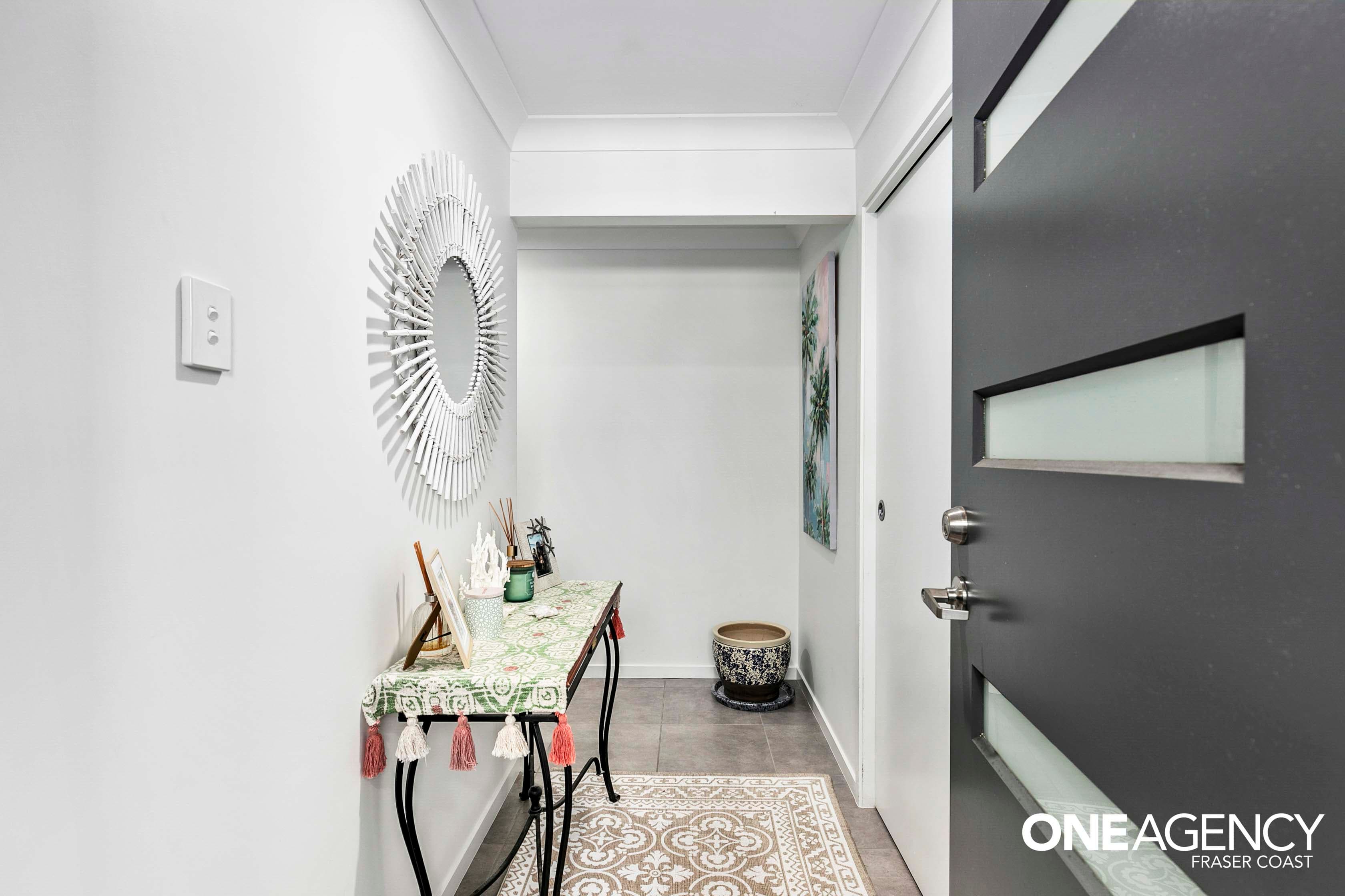 102 Bradman Way, Urangan, Urangan - Thumbnail 2