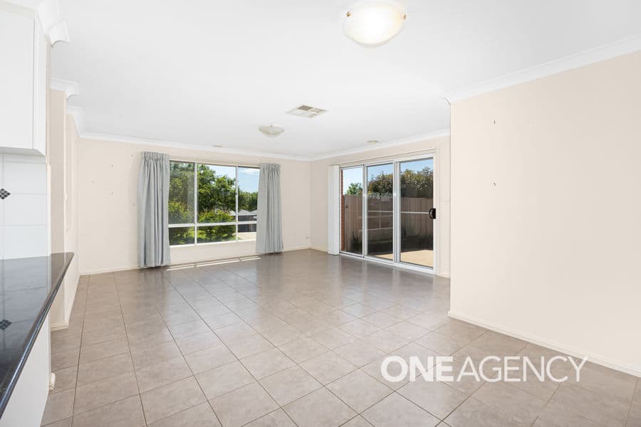 60 YARRAWAH Crescent, Bourkelands, Bourkelands - Thumbnail 2