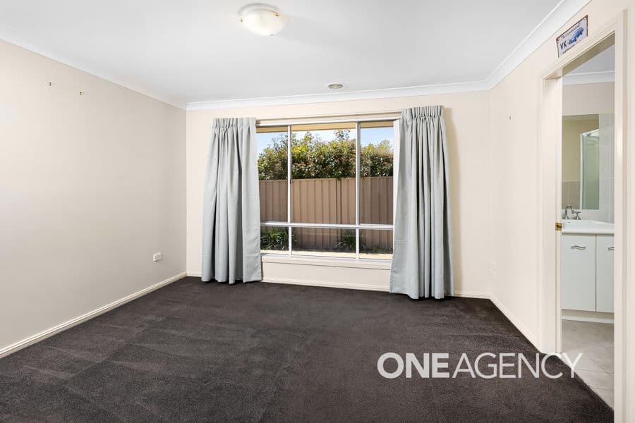 60 YARRAWAH Crescent, Bourkelands, Bourkelands - Thumbnail 4