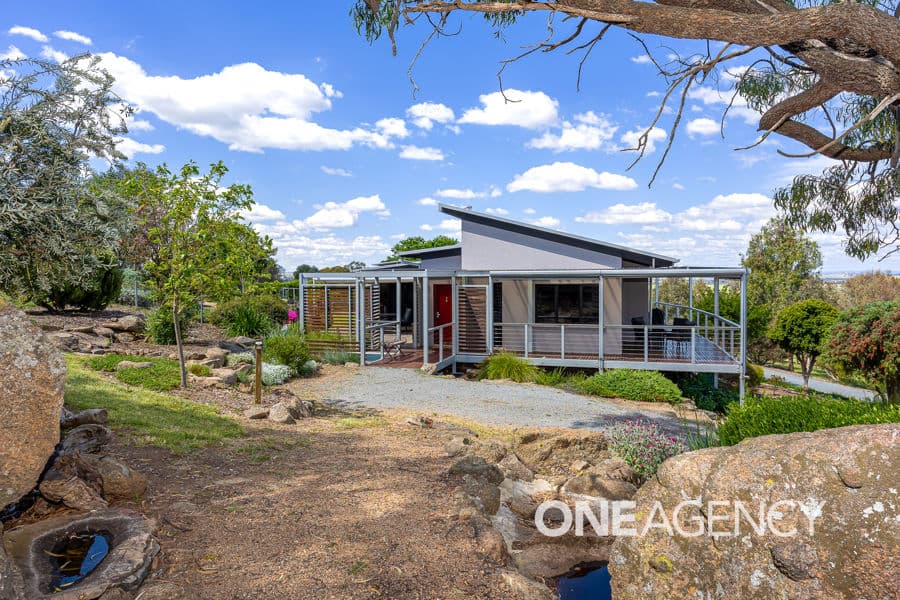215 BRUCEDALE Drive, Brucedale, Brucedale - Thumbnail 8