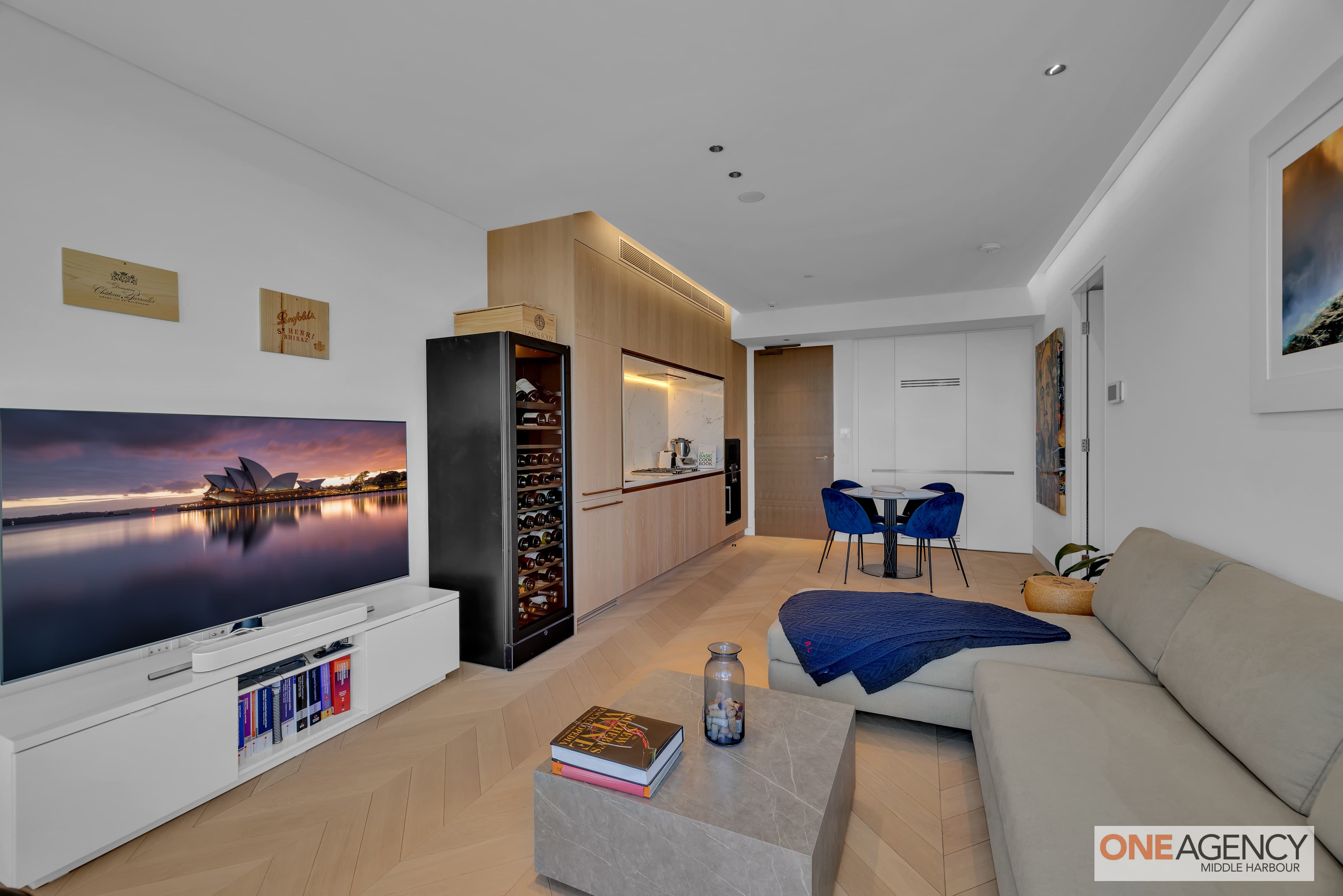 902/71 Macquarie Street, Sydney, Sydney - Thumbnail 2