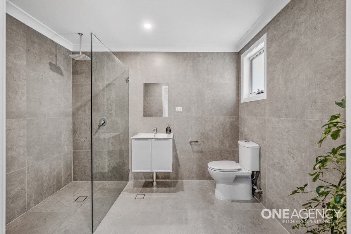 82 Bee Farm Road, Springwood, Springwood - Thumbnail 7