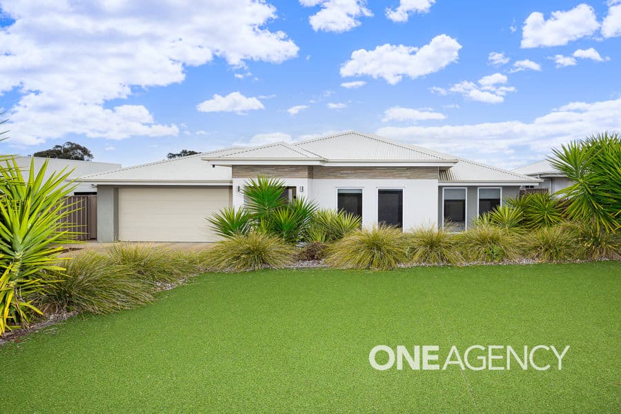 11 CHANG Avenue, Lloyd, Lloyd - Image 1