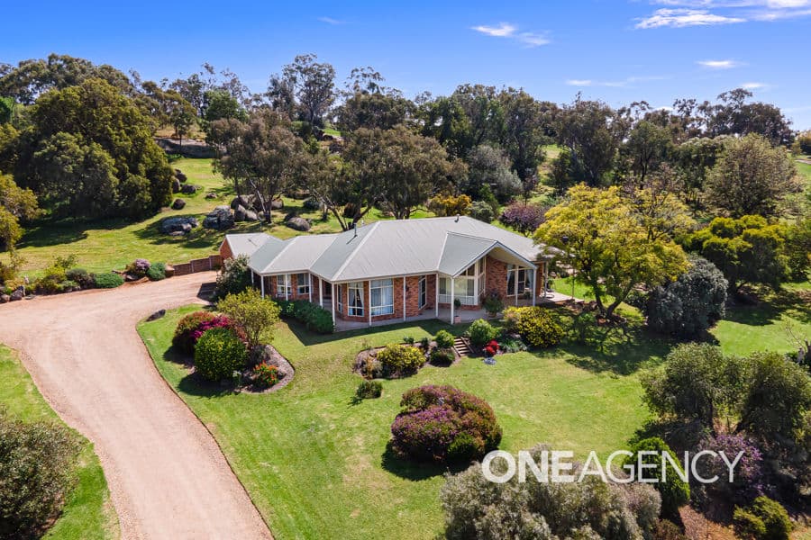 89 BRUCEDALE Drive, Brucedale, Brucedale - Thumbnail 3