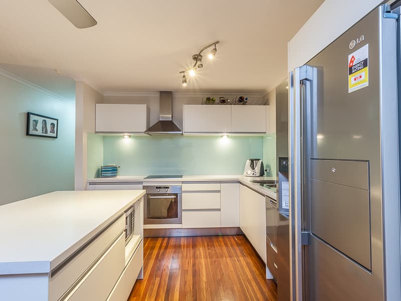15 Oyster Point Esplanade, Newport, Newport - Thumbnail 4