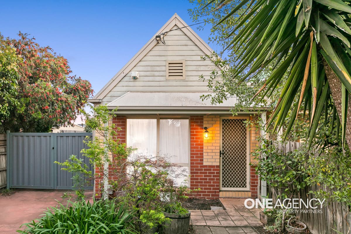 1 Kim Court, Seabrook, Seabrook - Image 1