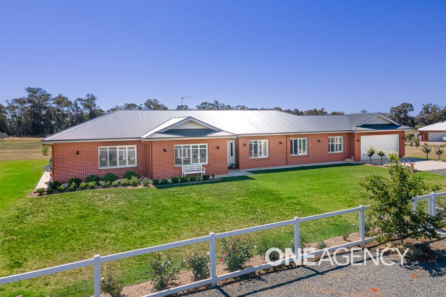 67 DAVIES Drive, Coolamon, Coolamon - Thumbnail 2
