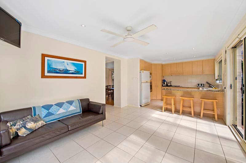 37 Valley View Circuit, Warriewood, Warriewood - Thumbnail 2