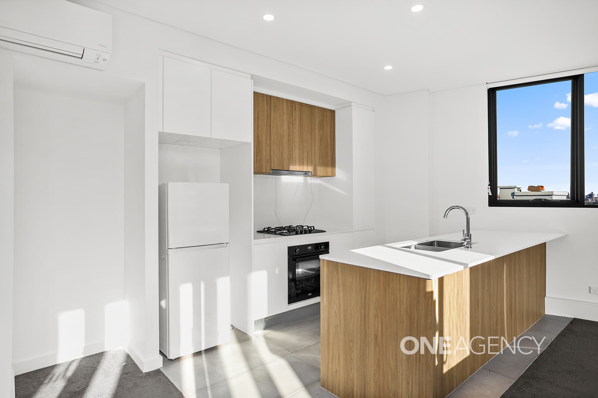 701/49 - 51 Denison Street, Wollongong, Wollongong - Thumbnail 3