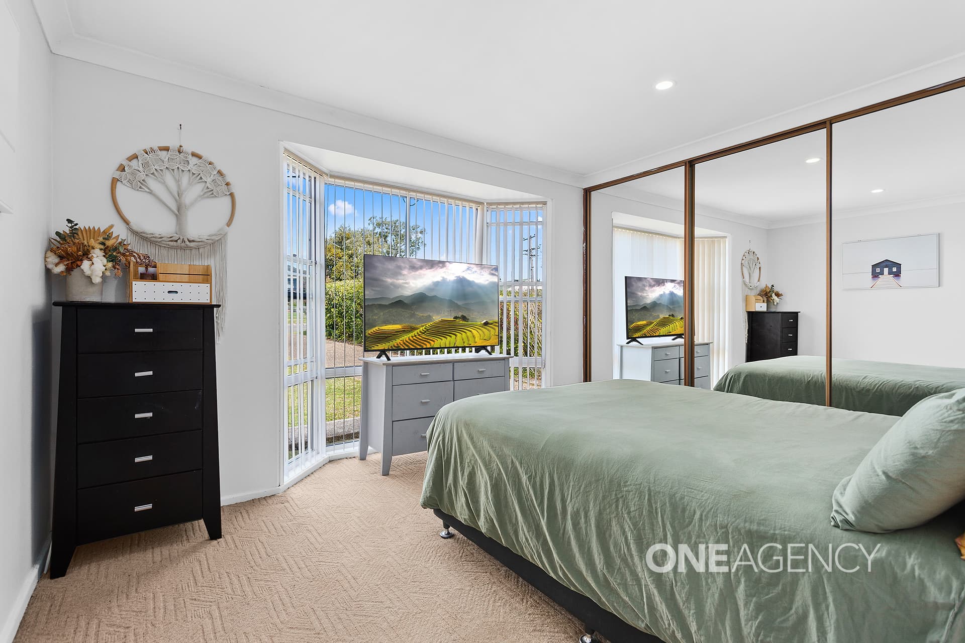 19 Malin Road, Oak Flats, Oak Flats - Thumbnail 5