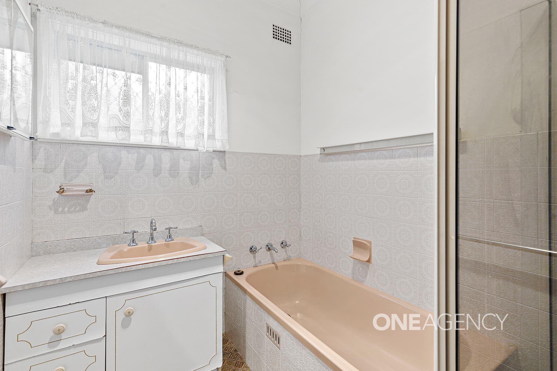 135 Northcliffe Drive, Lake Heights, Lake Heights - Thumbnail 8