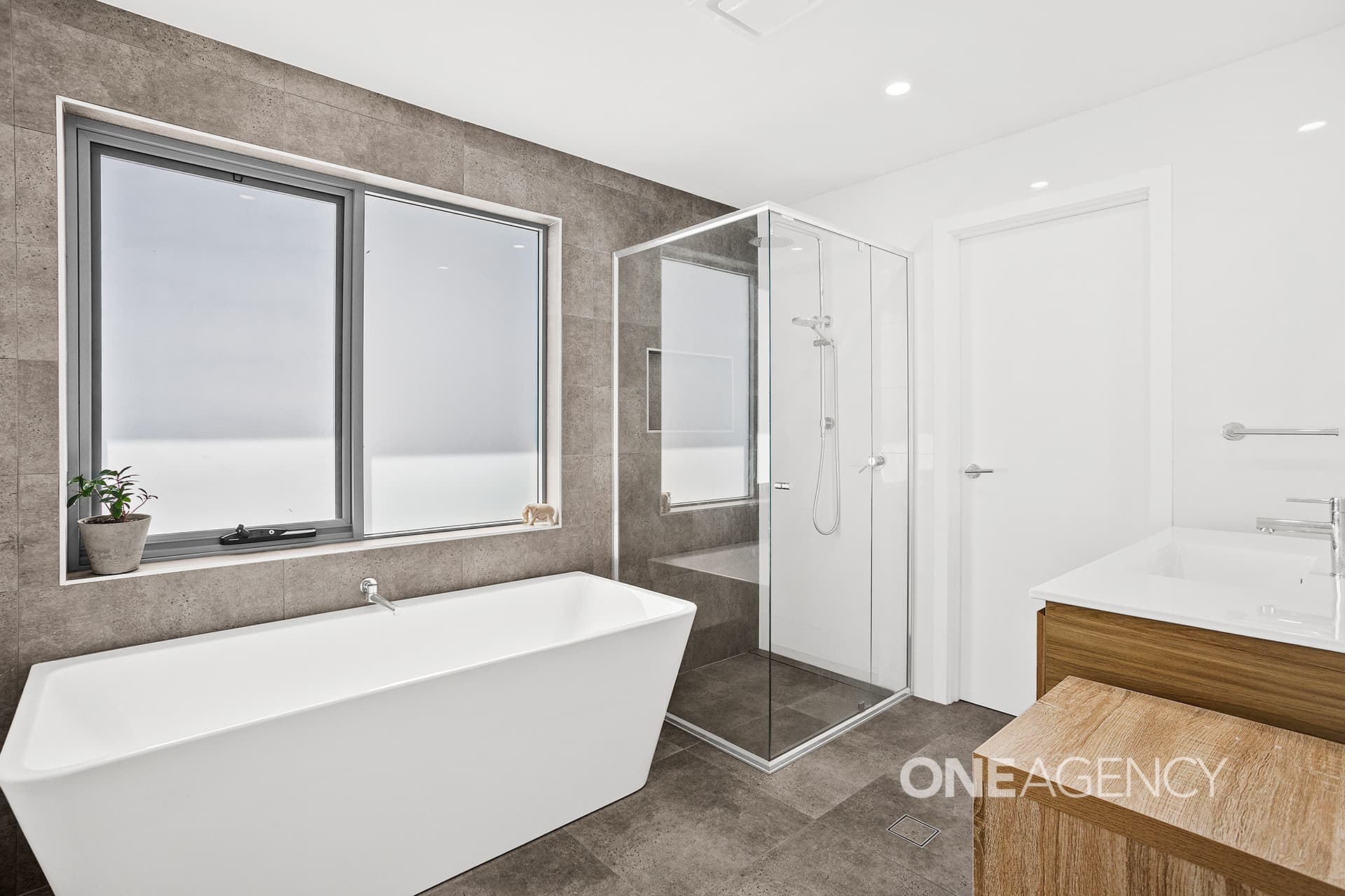 14 Coral Tree Crescent, Calderwood, Calderwood - Thumbnail 8