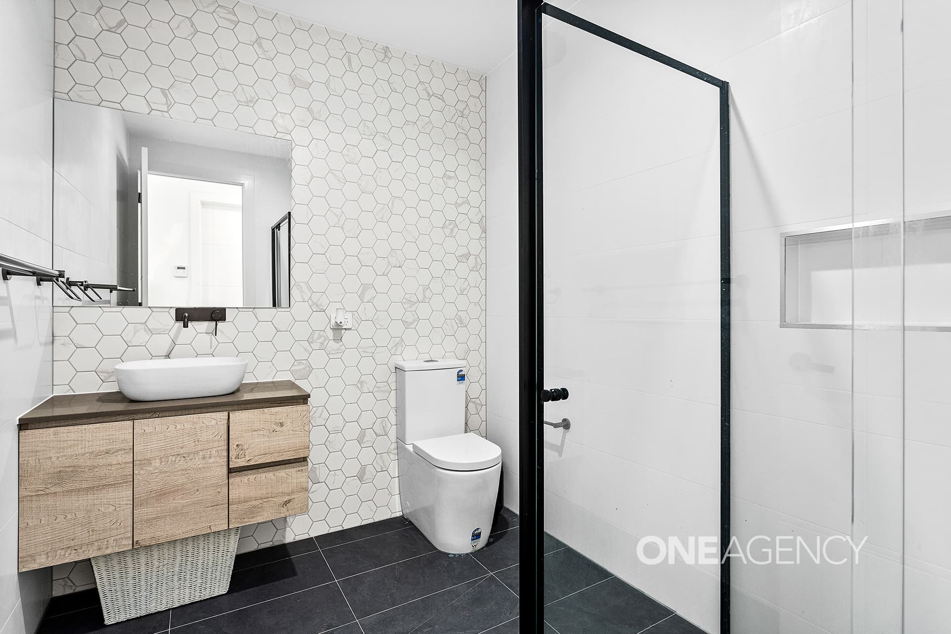 7 Upland Chase, Albion Park, Albion Park - Thumbnail 4