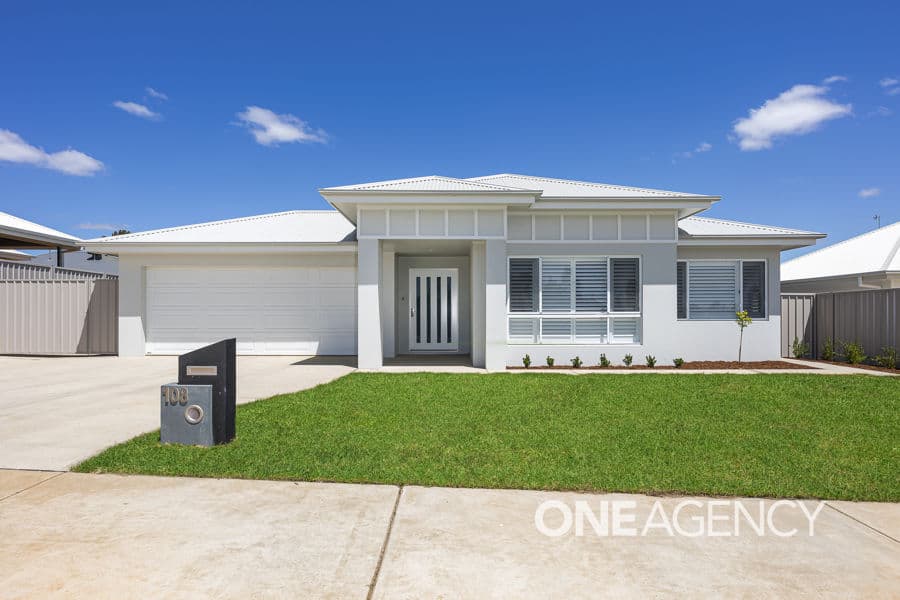 108 VALENCIA Drive, Gobbagombalin, Gobbagombalin - Image 1