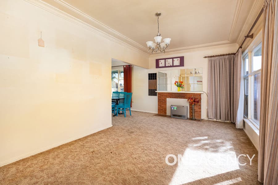 10 KILLARA Avenue, Mount Austin, Mount Austin - Thumbnail 2