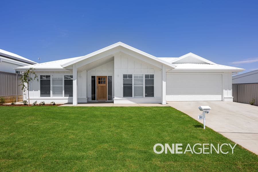 18 BONDI Crescent, Gobbagombalin, Gobbagombalin - Image 1