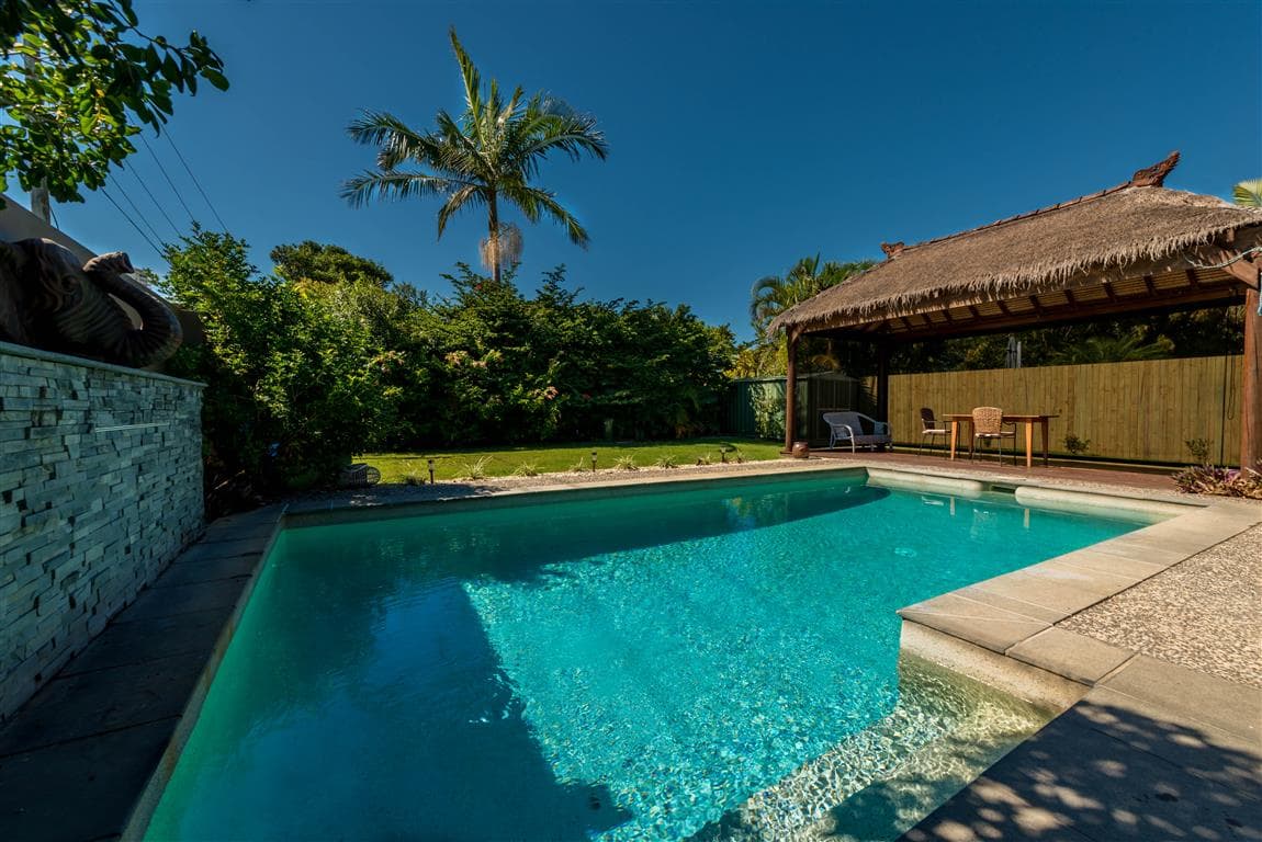 8 Warrina Crescent, Burleigh Waters, Burleigh Waters - Thumbnail 3
