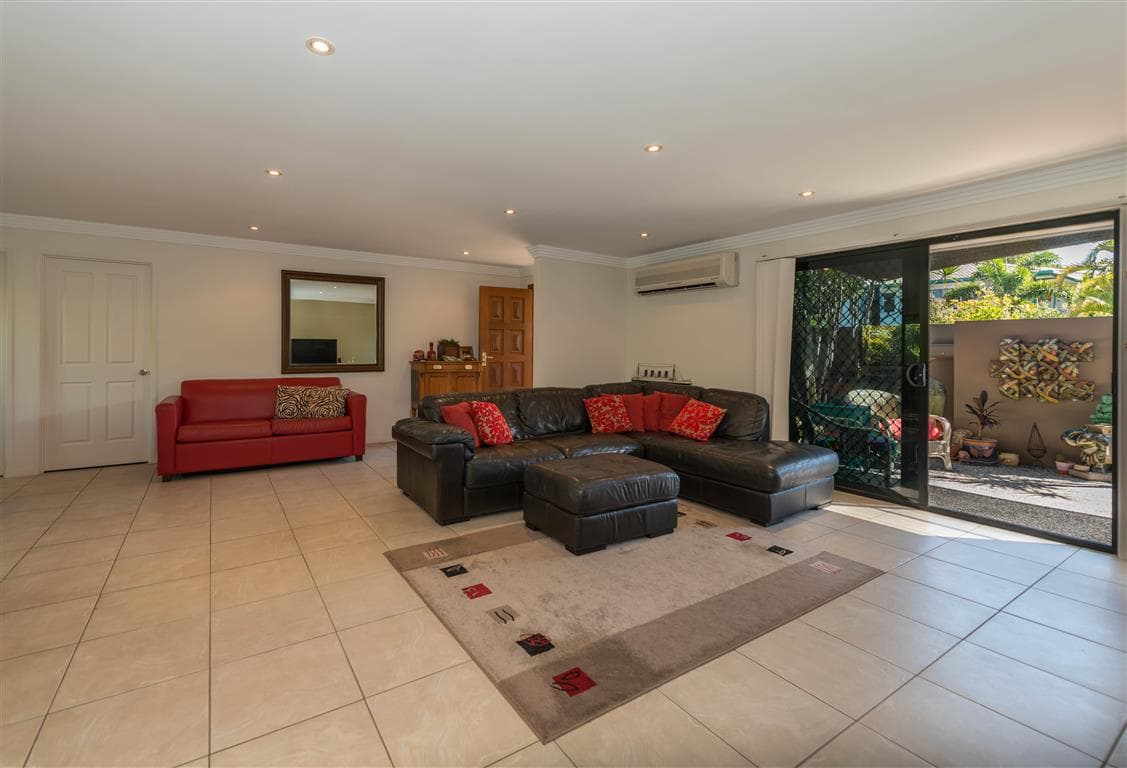 8 Warrina Crescent, Burleigh Waters, Burleigh Waters - Thumbnail 7