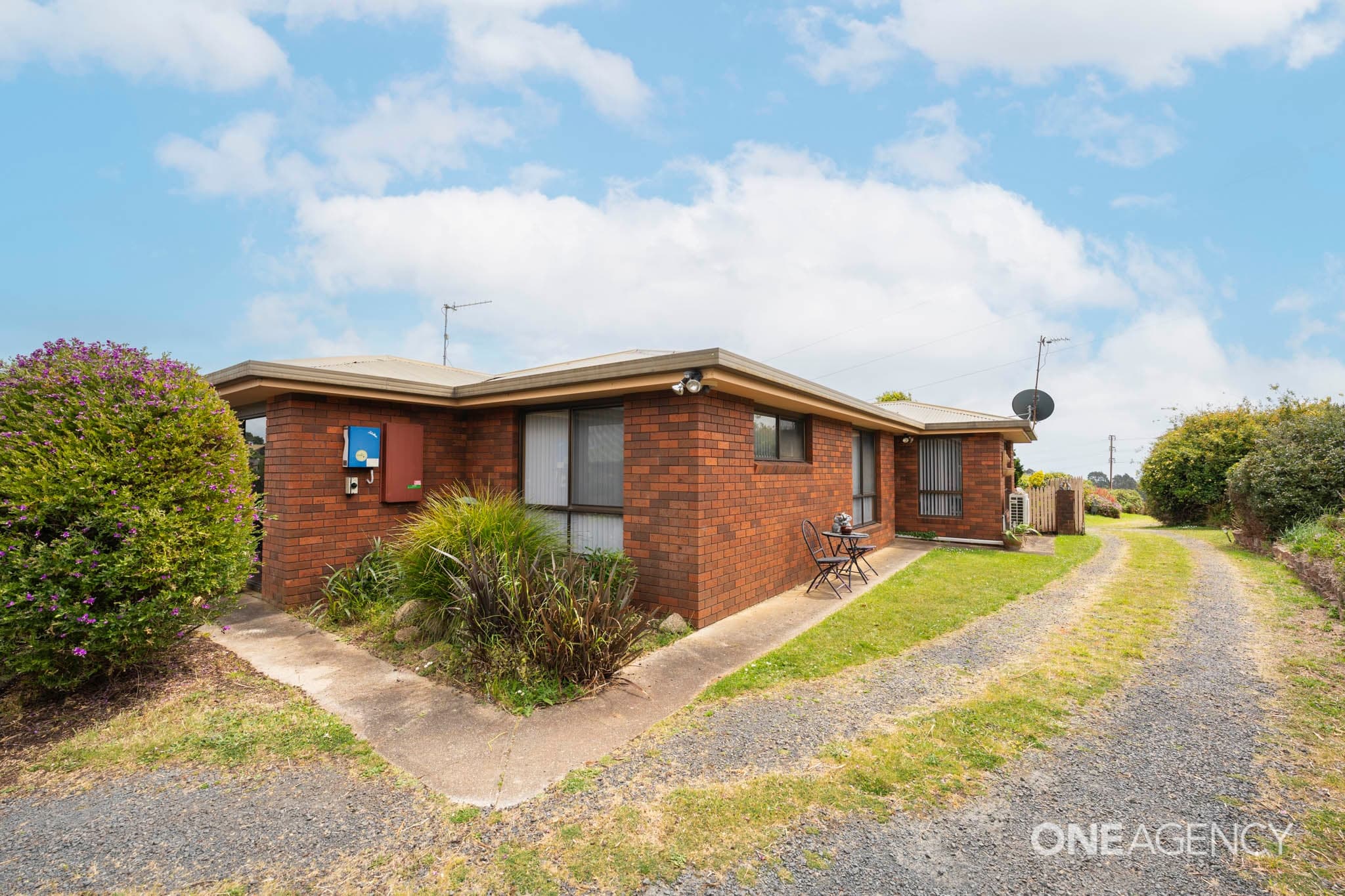 8 Acacia Drive, Romaine, Romaine - Image 1