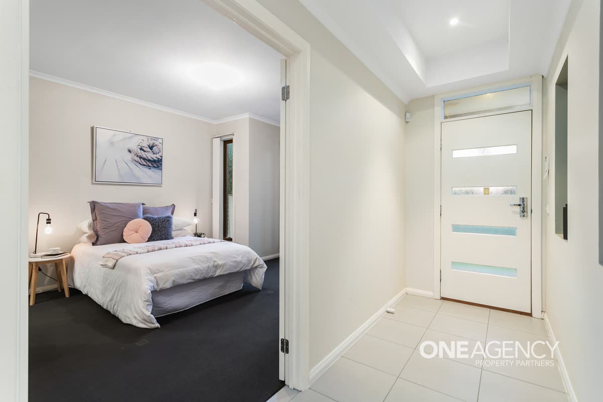28 Clementson Drive, Caroline Springs, Caroline Springs - Thumbnail 2