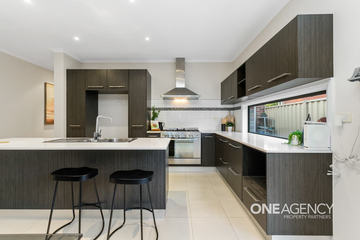 28 Clementson Drive, Caroline Springs, Caroline Springs - Thumbnail 5