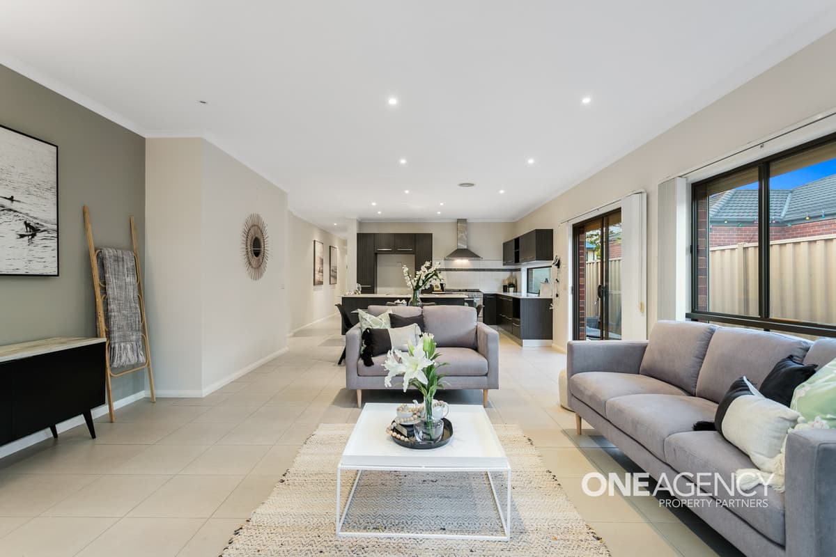 28 Clementson Drive, Caroline Springs, Caroline Springs - Thumbnail 8