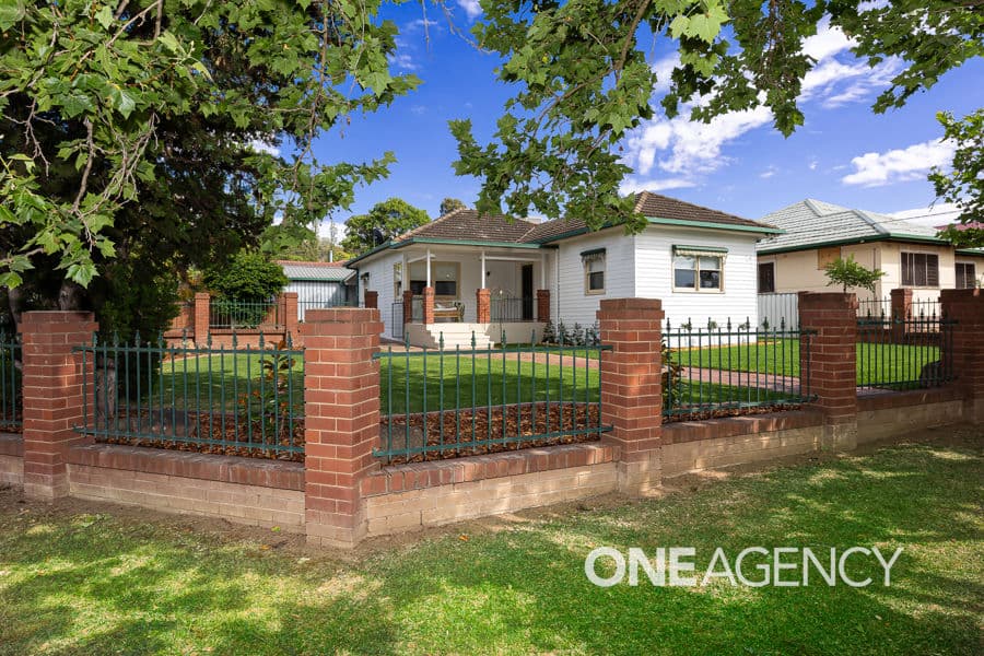 2/142 GROVE Street, Kooringal, Kooringal - Image 1