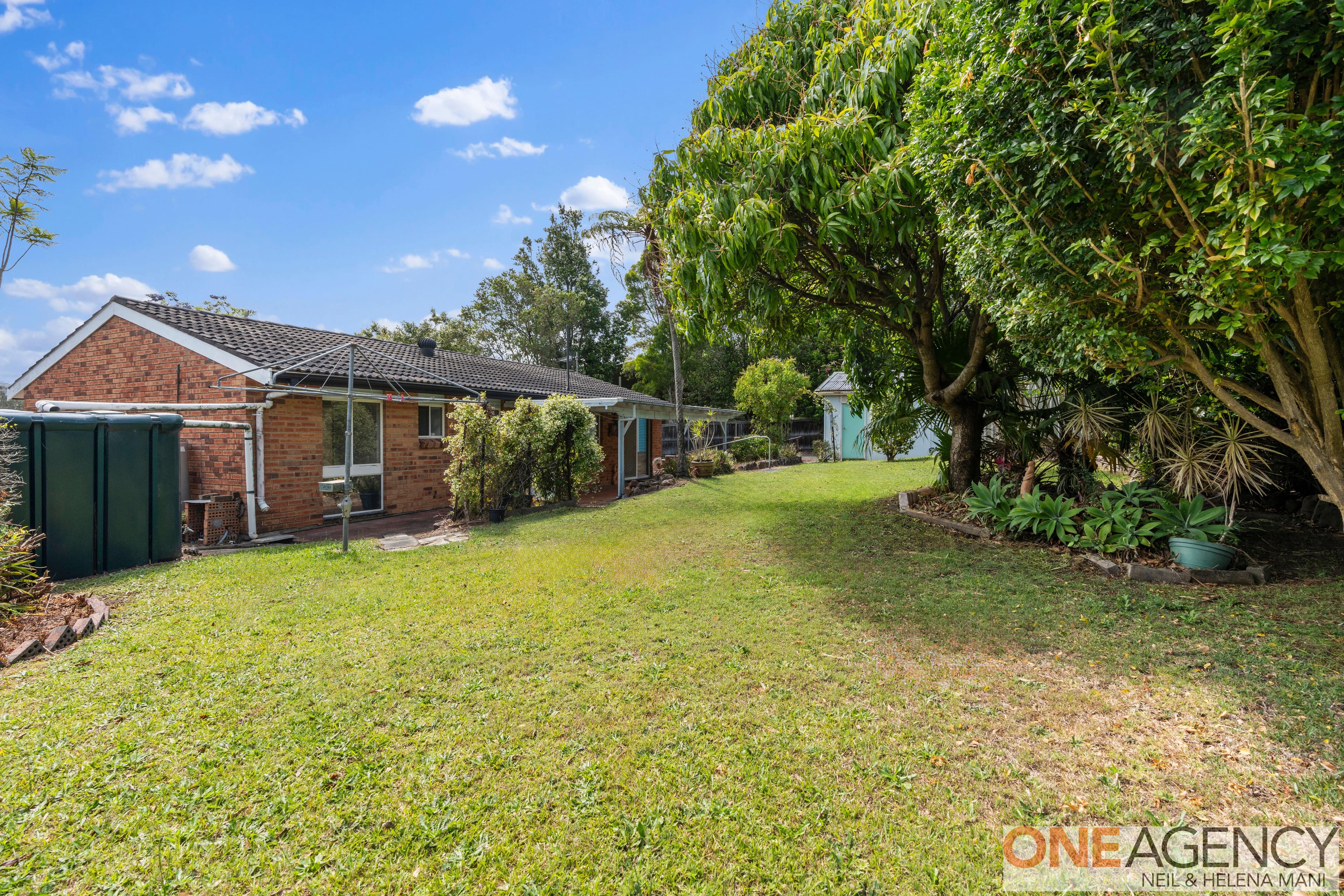 10 Shoreview Close, Point Clare, Point Clare - Image 1