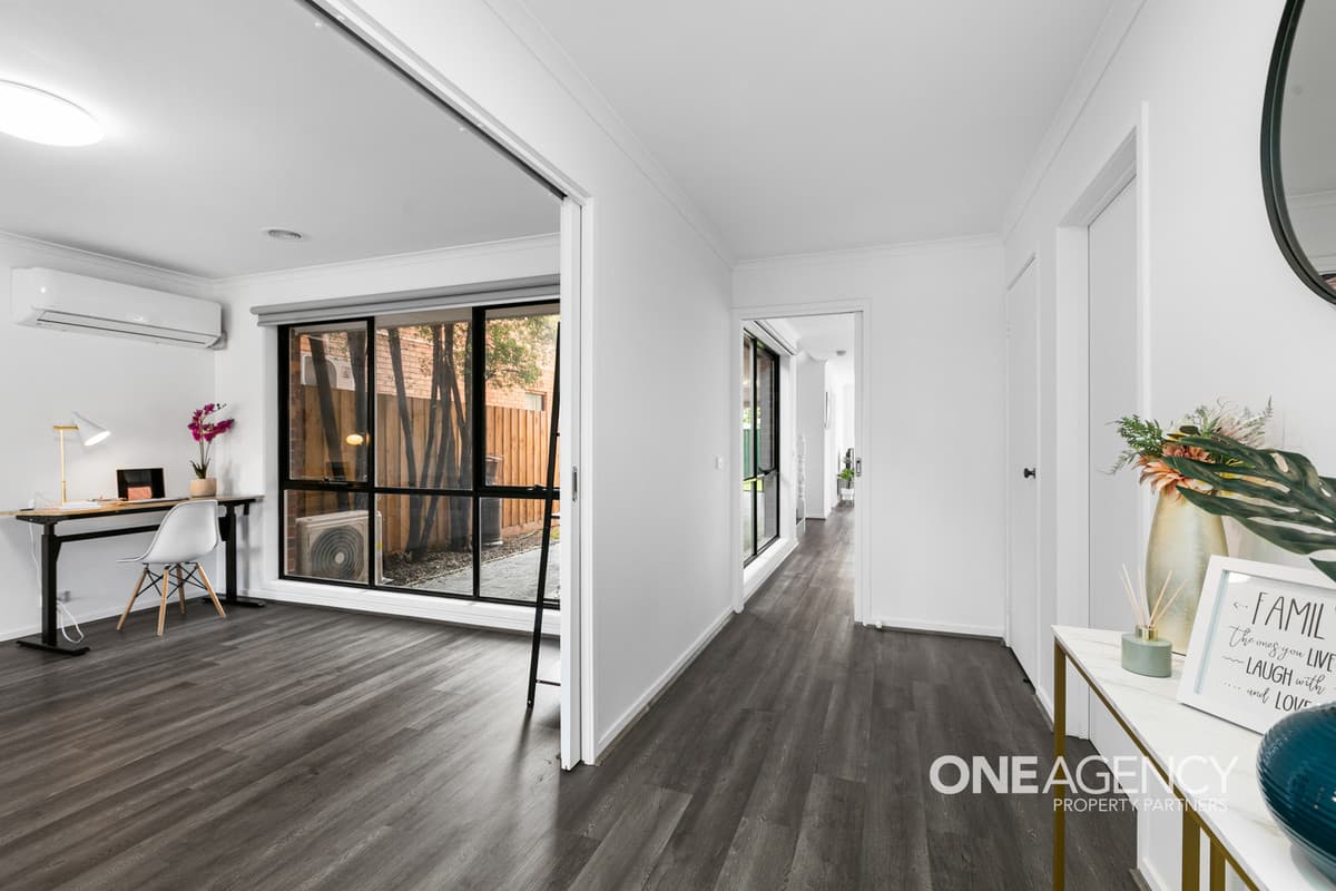 11 Spinningdale Close, Seabrook, Seabrook - Thumbnail 2