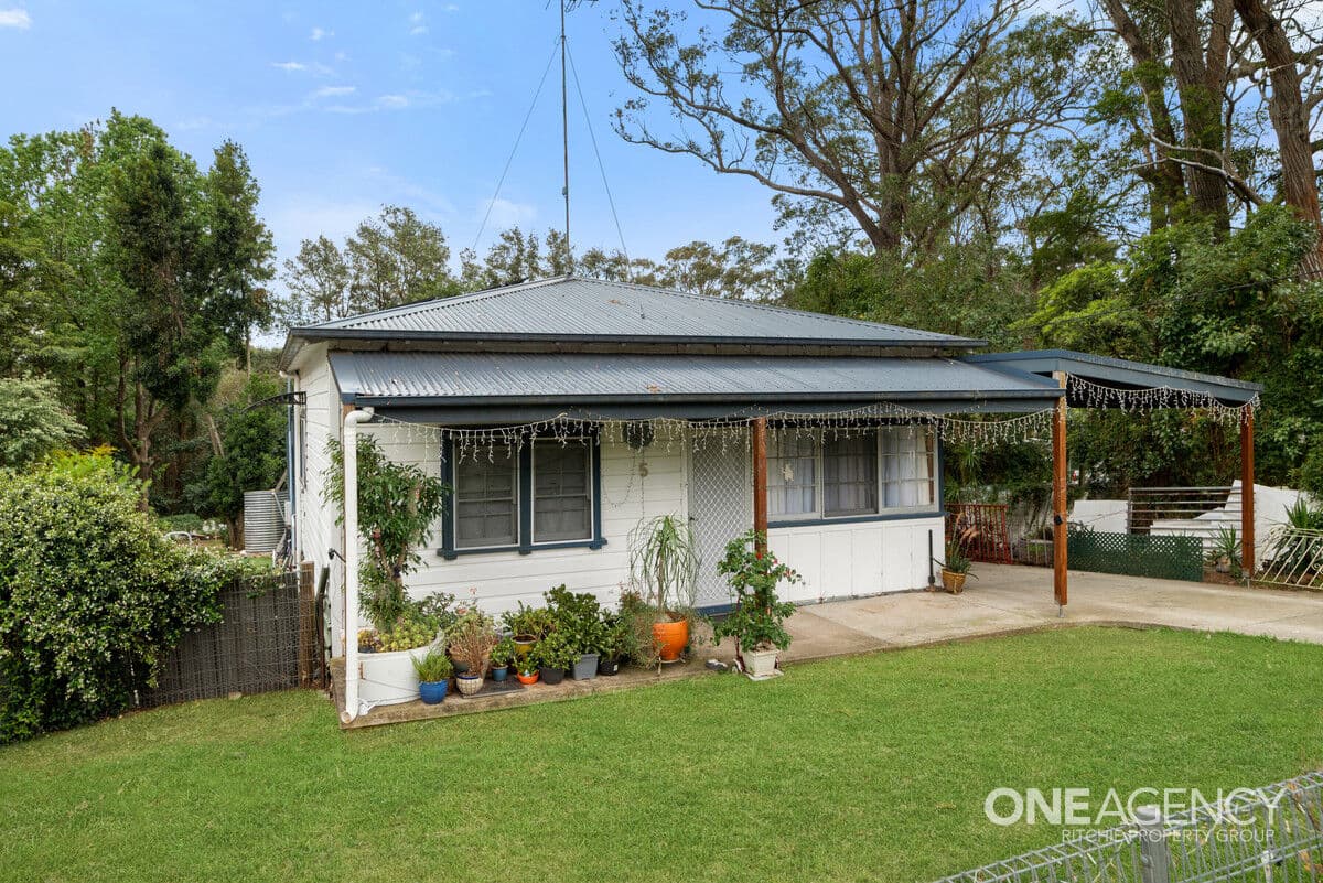 5 Springfield Crescent, Springwood, Springwood - Image 1