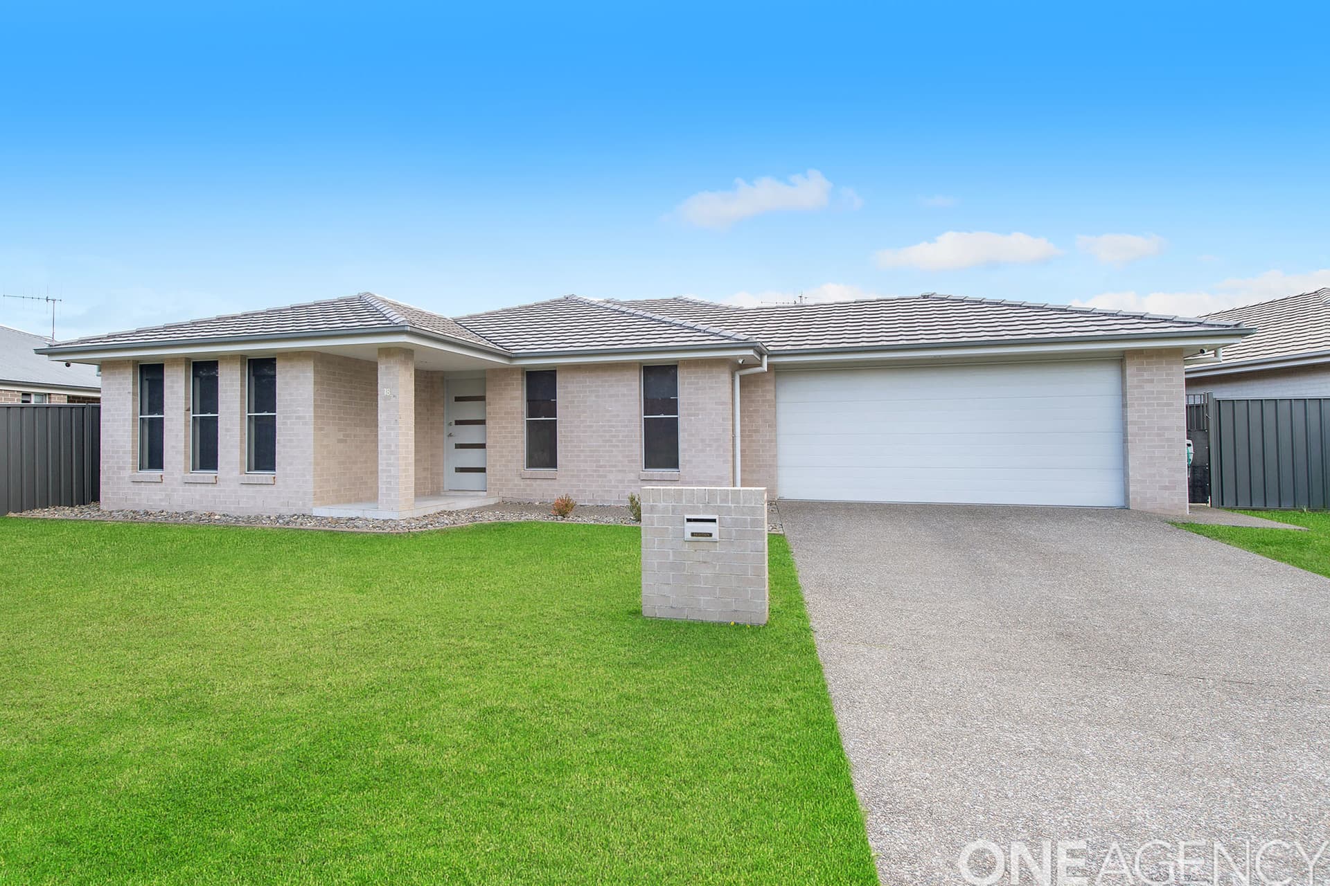18 Glenview Drive, Wauchope, Wauchope - Image 1