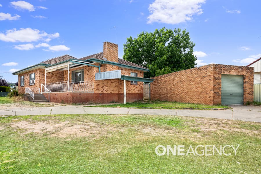 1 MANOORA Avenue, Mount Austin, Mount Austin - Image 1