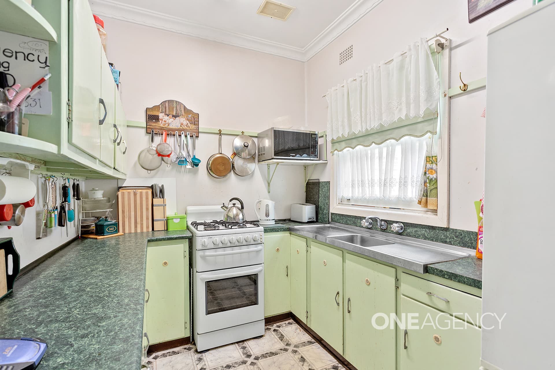 76 Lake Entrance Road, Oak Flats, Oak Flats - Thumbnail 3