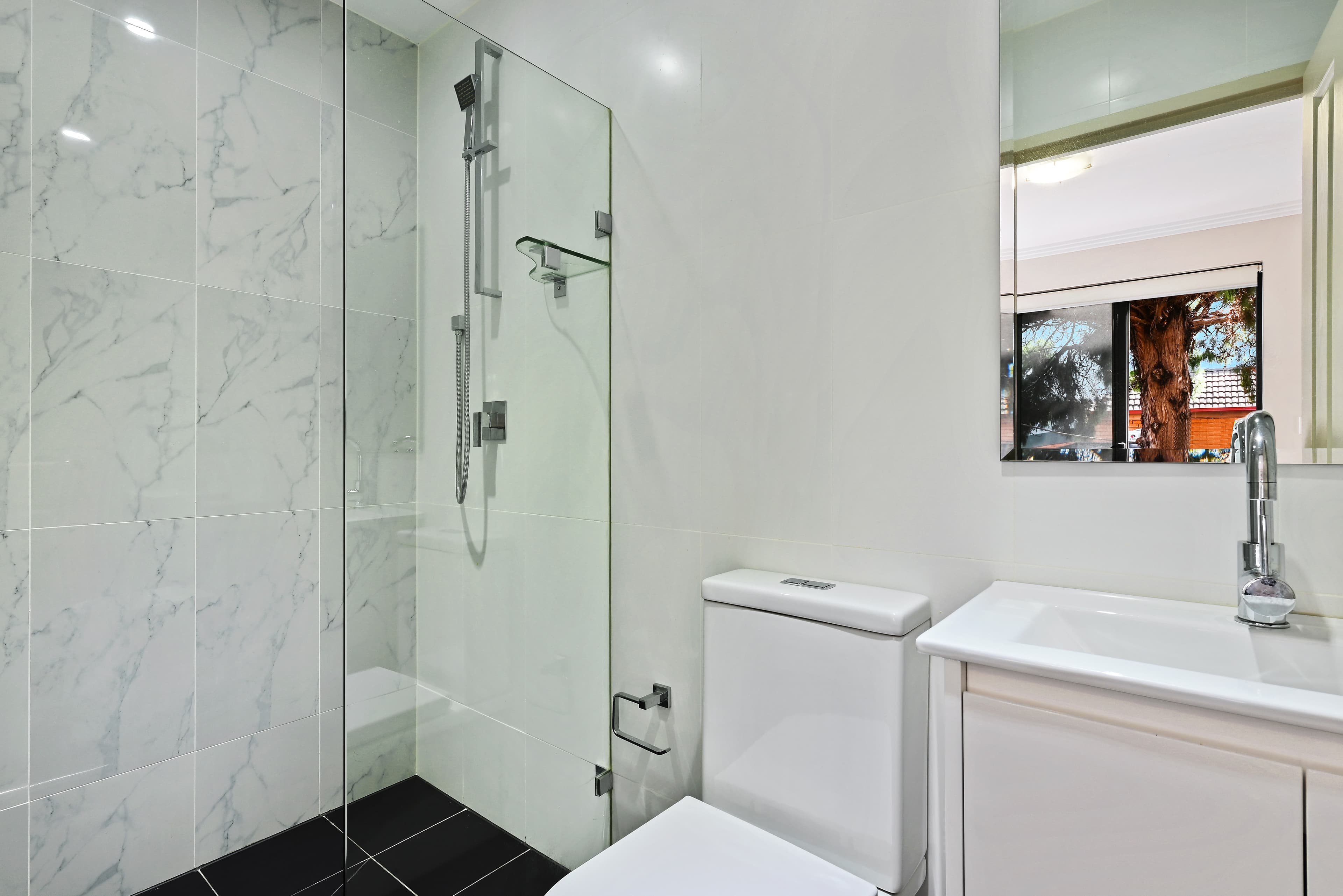 2/2 - 4  Hampden Street, Beverly Hills, Beverly Hills - Thumbnail 7