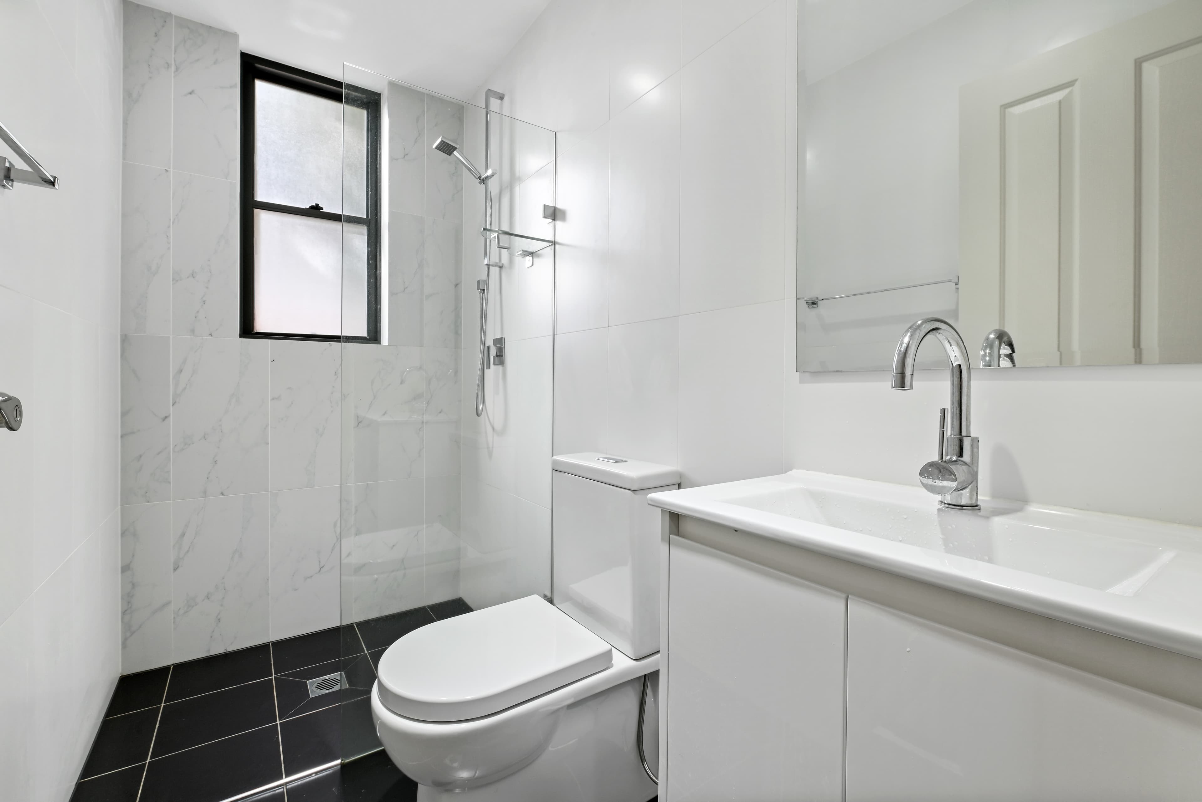 2/2 - 4  Hampden Street, Beverly Hills, Beverly Hills - Thumbnail 8