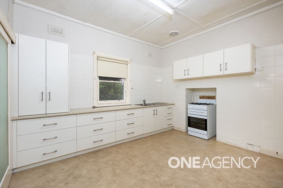 4 ATHOL Street, Turvey Park, Turvey Park - Thumbnail 3
