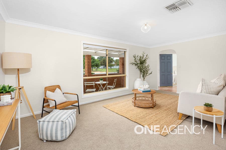 10 TRUSCOTT Drive, Ashmont, Ashmont - Thumbnail 3