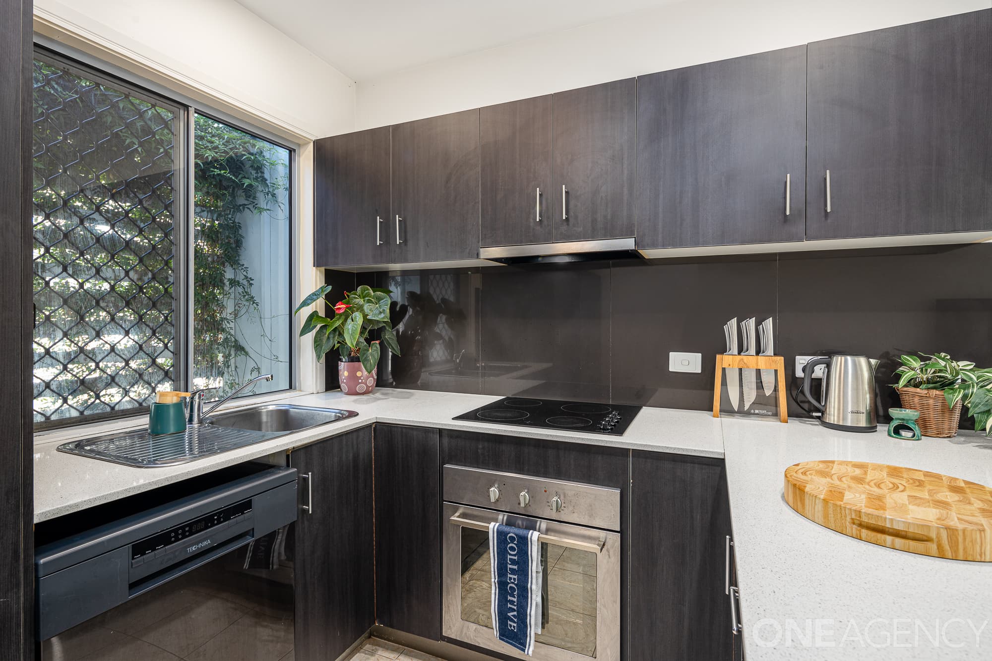 10/13-17 Caroline Street, Woody Point, Woody Point - Thumbnail 6