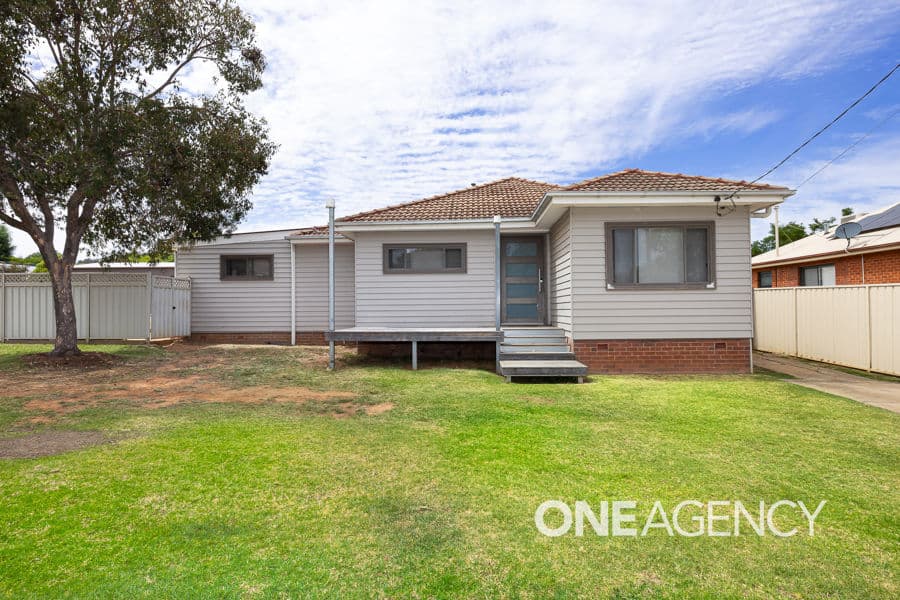 3 NILMA Avenue, Mount Austin, Mount Austin - Image 1