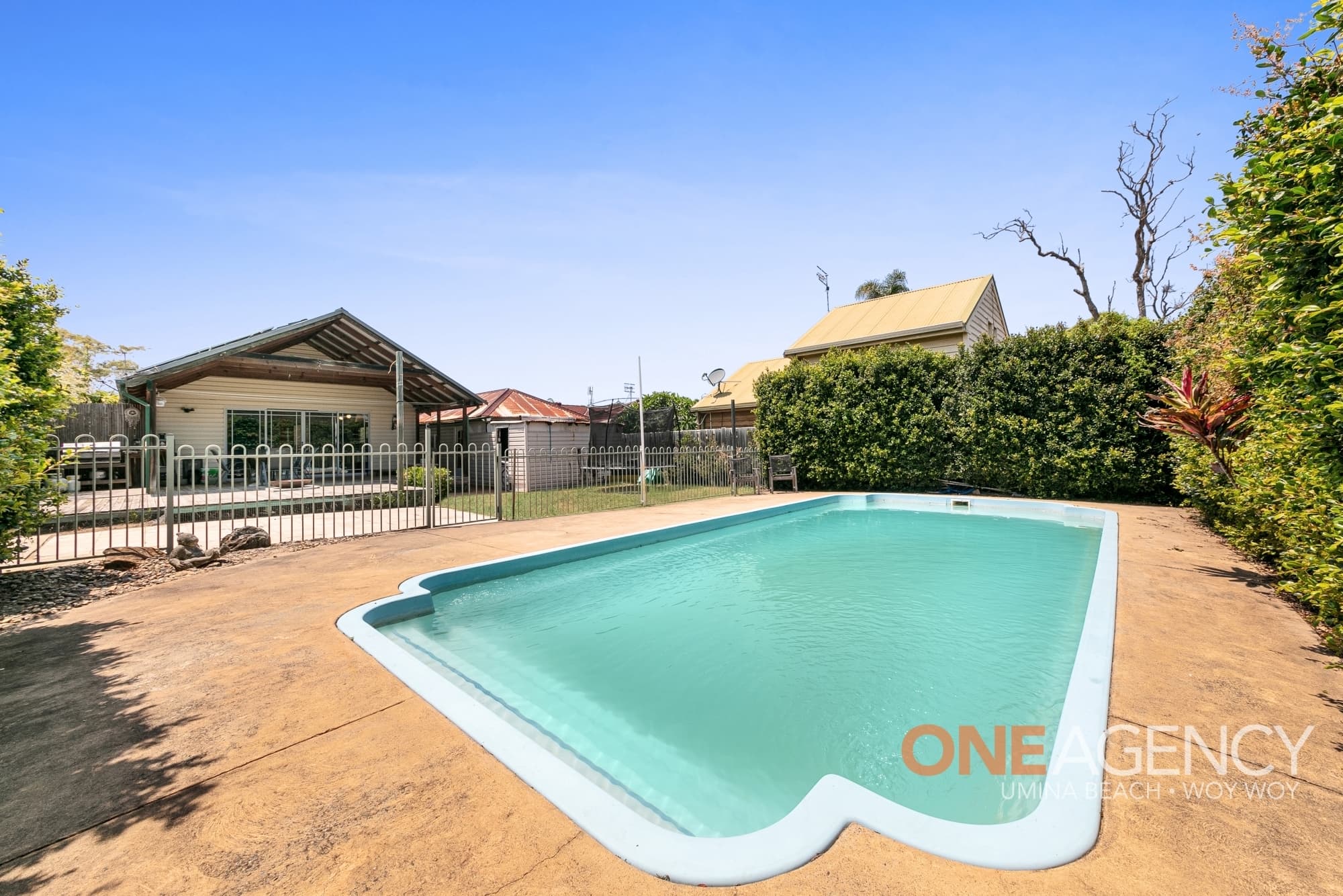 39 Davis Street, Booker Bay, Booker Bay - Thumbnail 2