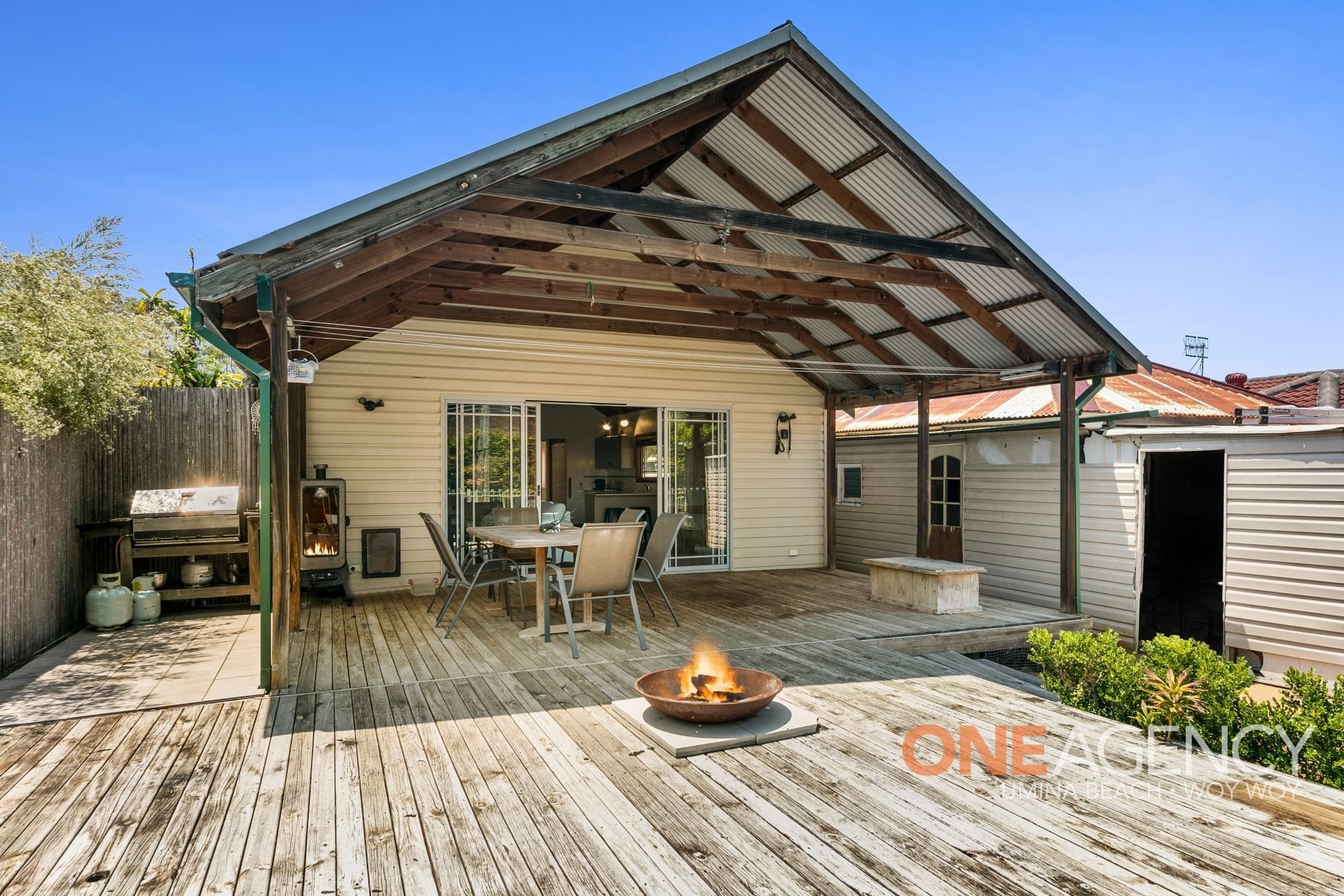 39 Davis Street, Booker Bay, Booker Bay - Thumbnail 3