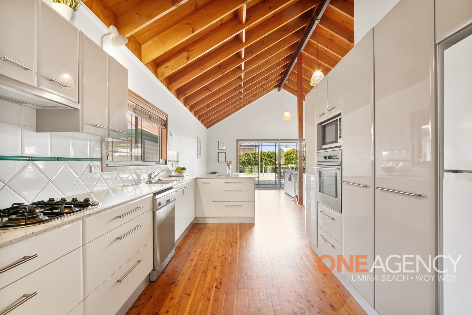 39 Davis Street, Booker Bay, Booker Bay - Thumbnail 4